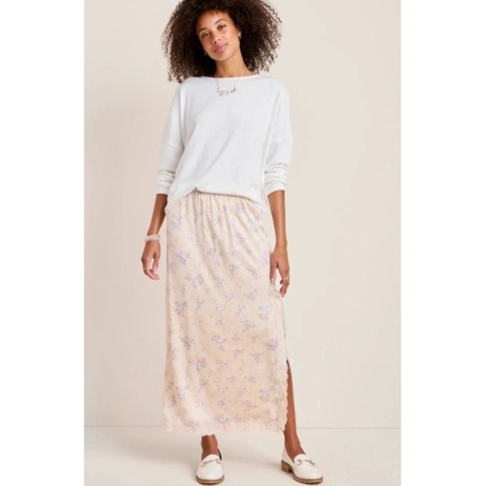Francesca's Abby Floral Jacquard Satin Midi Skirt Light‎ Pink Small
